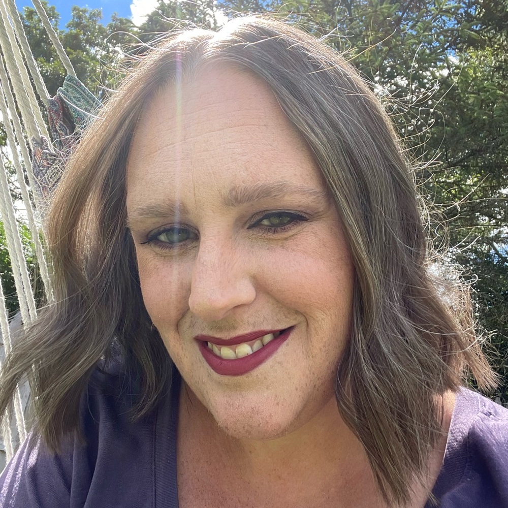 Meet your Posher, Alicia